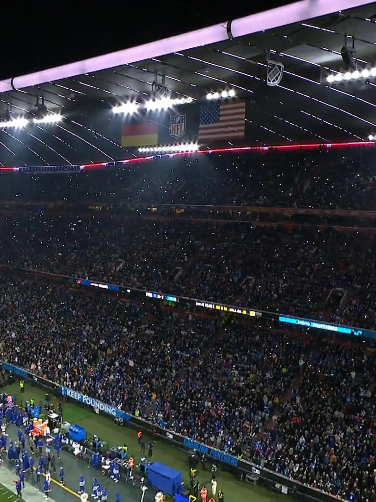Bild zu: "Plötzlich singt das ganze Stadion „Country Roads” "
