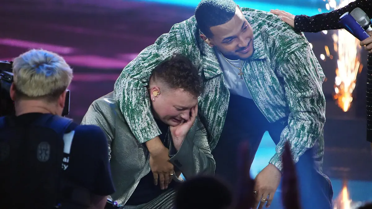Christian Jährig ist Superstar 2024. Philip Matas (r.) gratuliert.

+++ Die Verwendung des sendungsbezogenen Materials ist nur mit dem Hinweis und Verlinkung auf RTL+ gestattet. +++