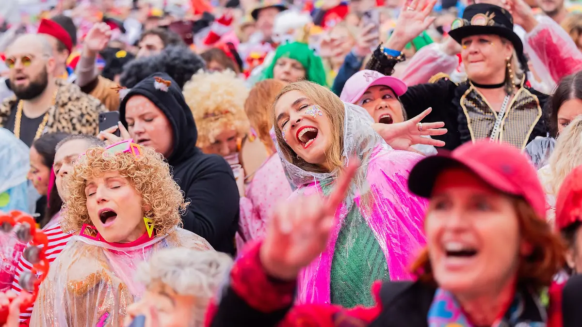 In Köln und anderen rheinischen Hochburgen hat der Karneval begonnen.