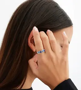 Ring mit blauen Steinen