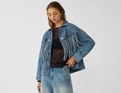 Jeansjacke mit Fransen