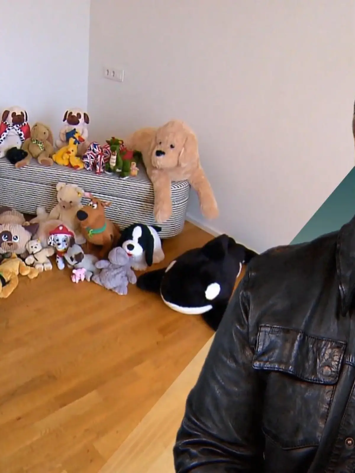 Bild zu: "Gudio freut sich über das Kuschel-Make Over"