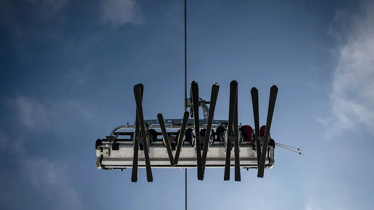 Am Freitag soll ein erster Lift in Winterberg aus dem Sommerschlaf erwachen. (Archivbild)