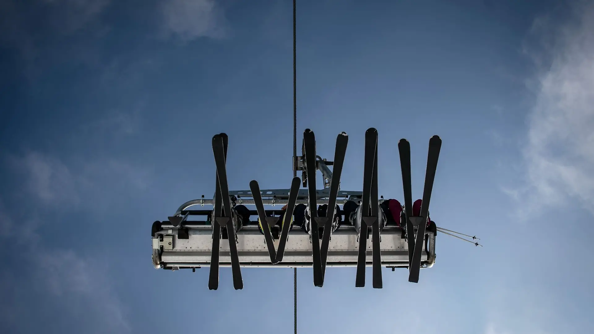 Am Freitag soll ein erster Lift in Winterberg aus dem Sommerschlaf erwachen. (Archivbild)