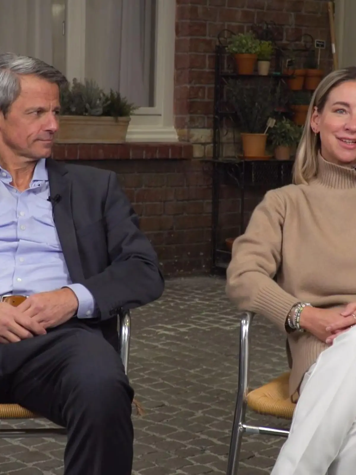 Jens und Isabell sprechen über die aktuelle Situation ihrer Rollen bei „Unter uns”. 