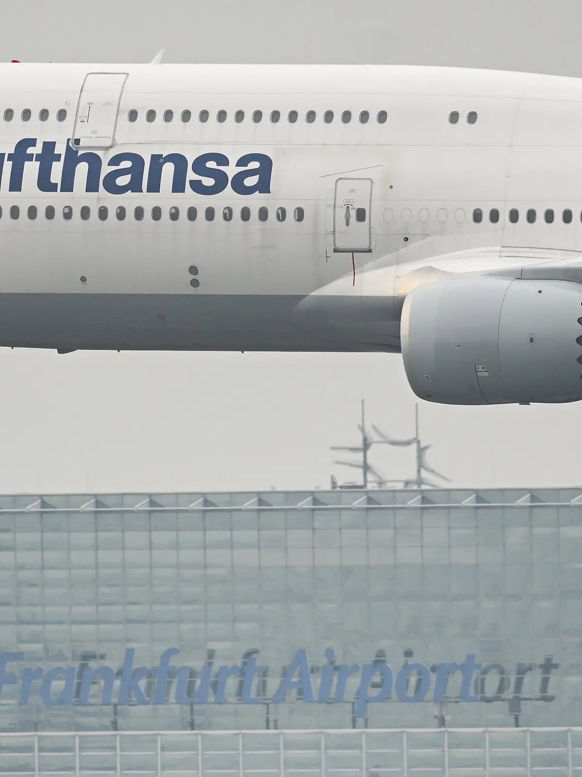 Auf einem Lufthansa-Flug wurden mehrere Menschen bei Turbulenzen verletzt.