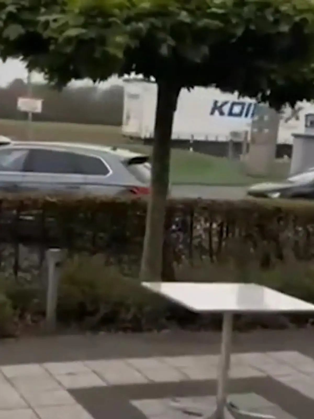 Bild zu: "Auto-Crash auf Rastplatz"