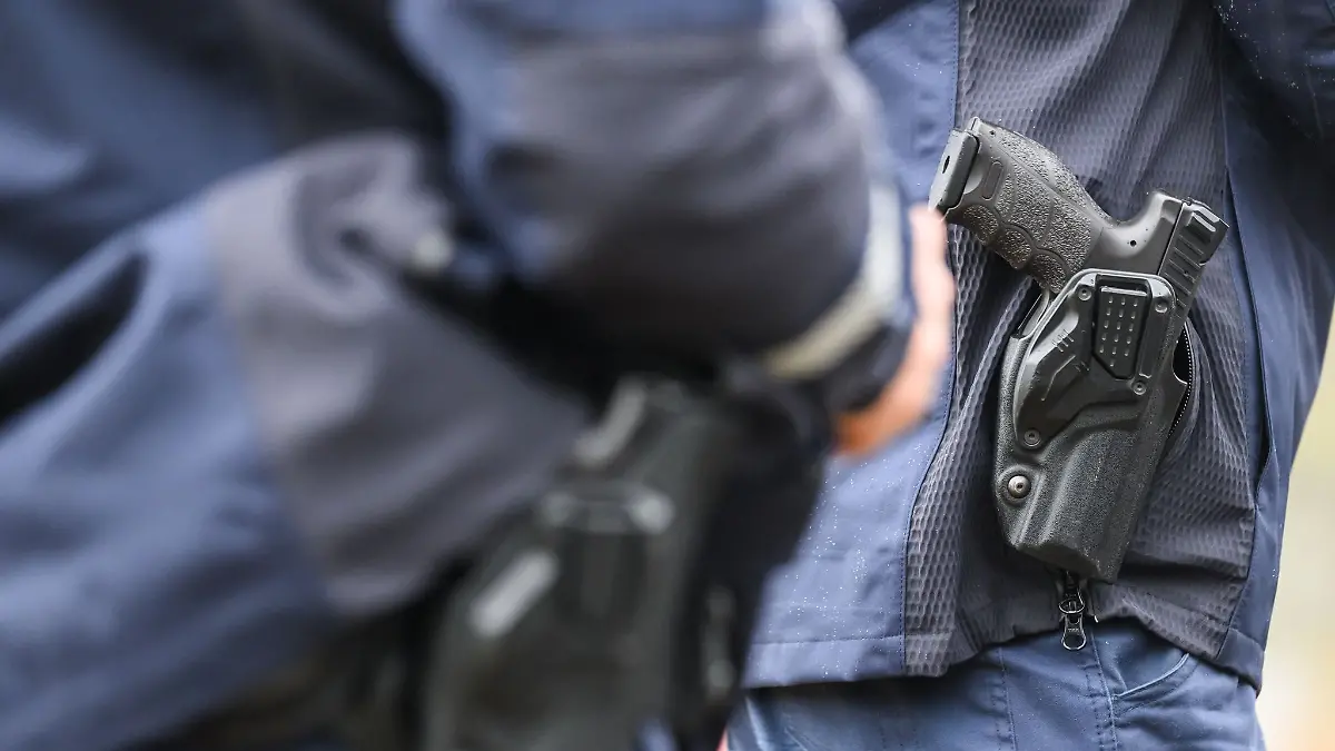 Fünf Jahre nach seiner Flucht sitzt ein Krimineller nun wieder im Gefängnis. (Symbolbild)
