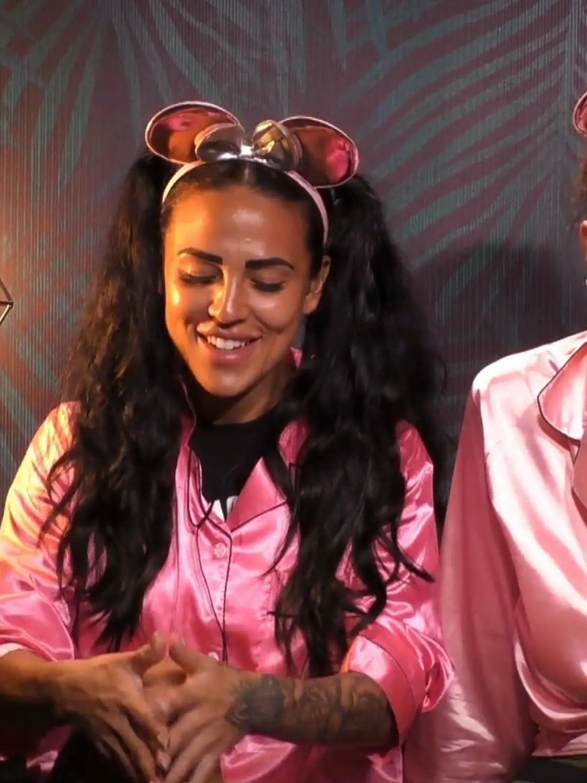 Elena Miras und Chethrin Schulze können plötzlich zusammen lachen