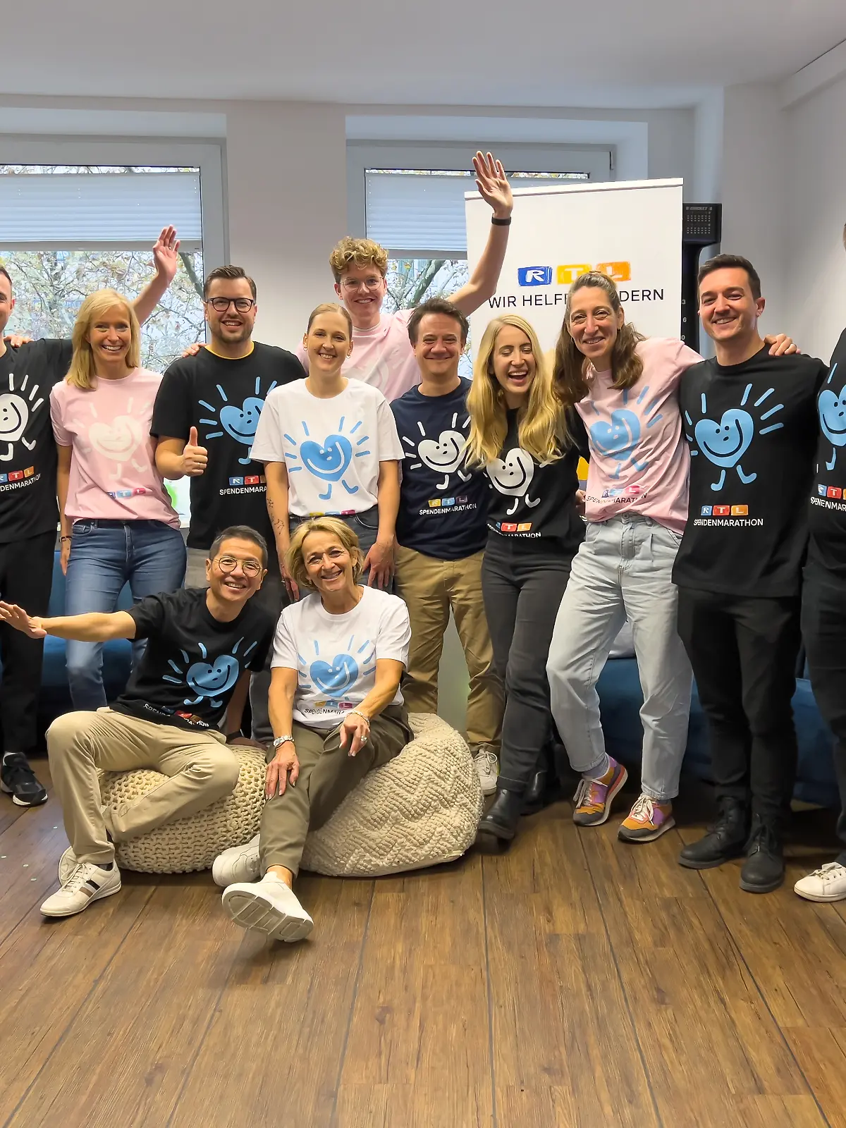 Bild zu: "Happy Helfer Shirt hier kaufen und Gutes tun 
"
