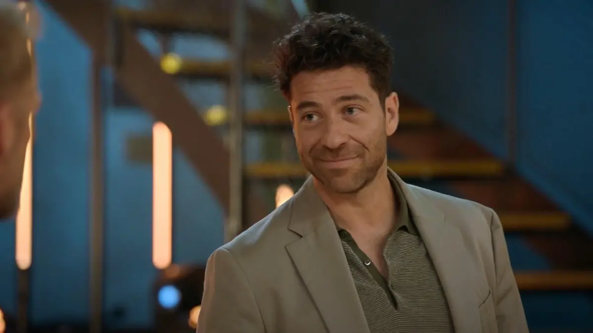 Carlos macht Paul eine Ansage.