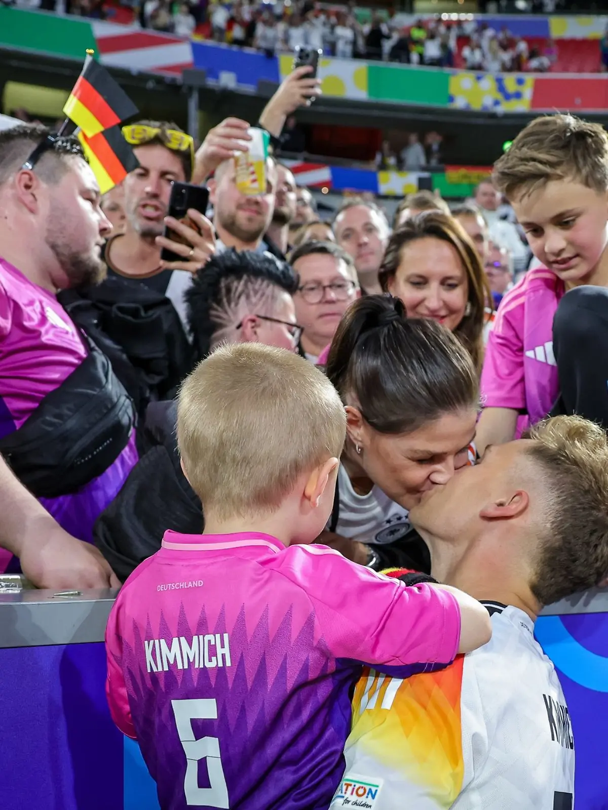 Bild zu: "Das passierte in der Nacht nach dem Spanien-Spiel!"