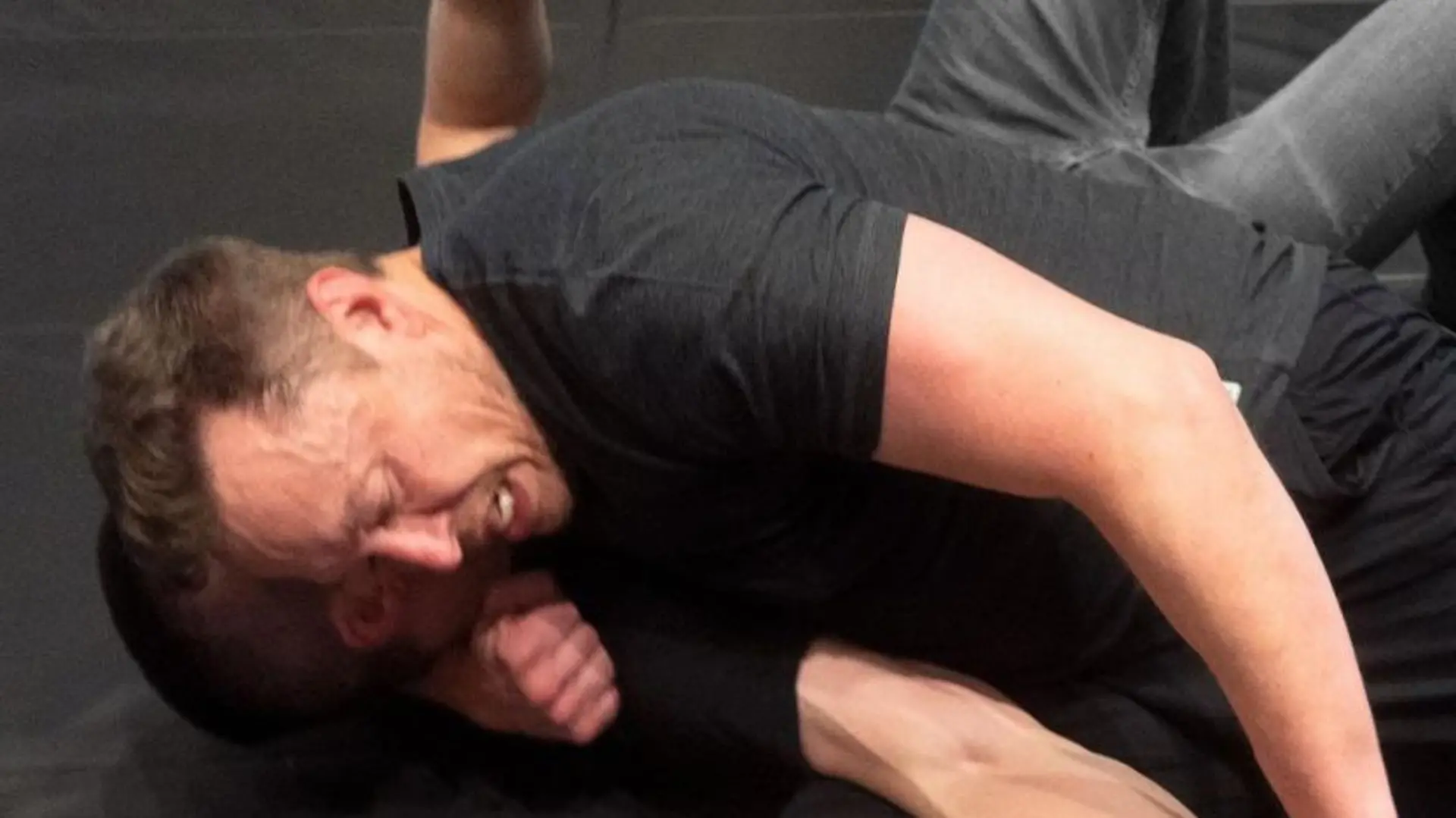 Musk (52) befördert Fridman brutal auf die Matte!