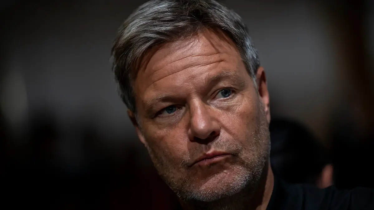 Robert Habeck hat Strafanzeige gegen einen 64-Jährigen gestellt, der ihn beleidigt haben soll. (Archivbild)