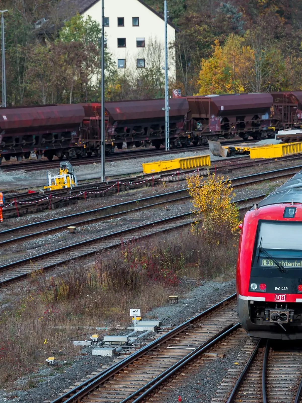 Bild zu: "Blitzeinschlag sorgt für Bahn-Chaos"