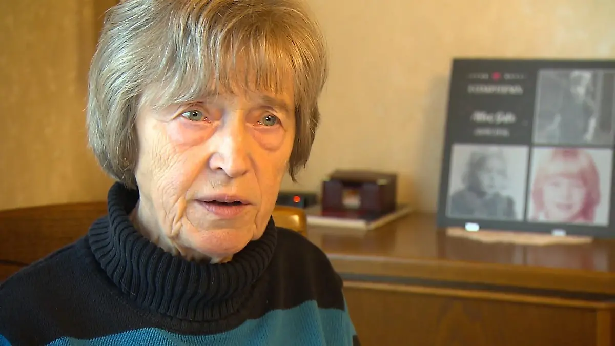 Enkel rettet Oma Inge vor falschen Handwerkern "Leitungswasser vergiftet!”