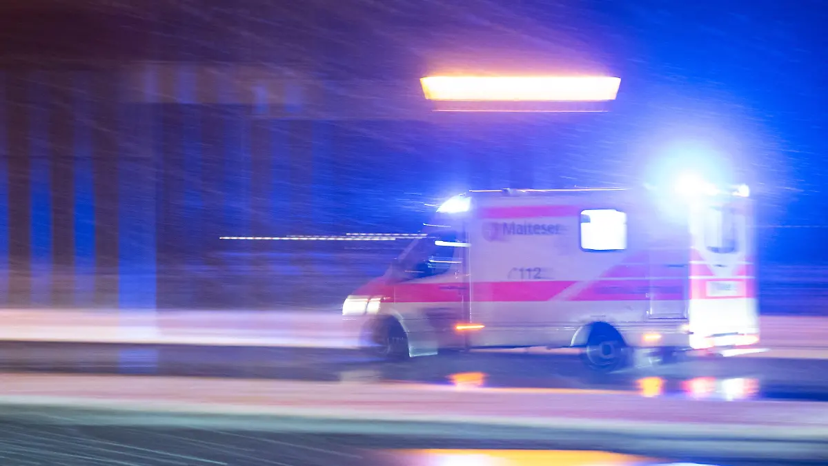 Die Rettungskräfte können dem 78-Jährigen nicht mehr helfen (Symbolbild).