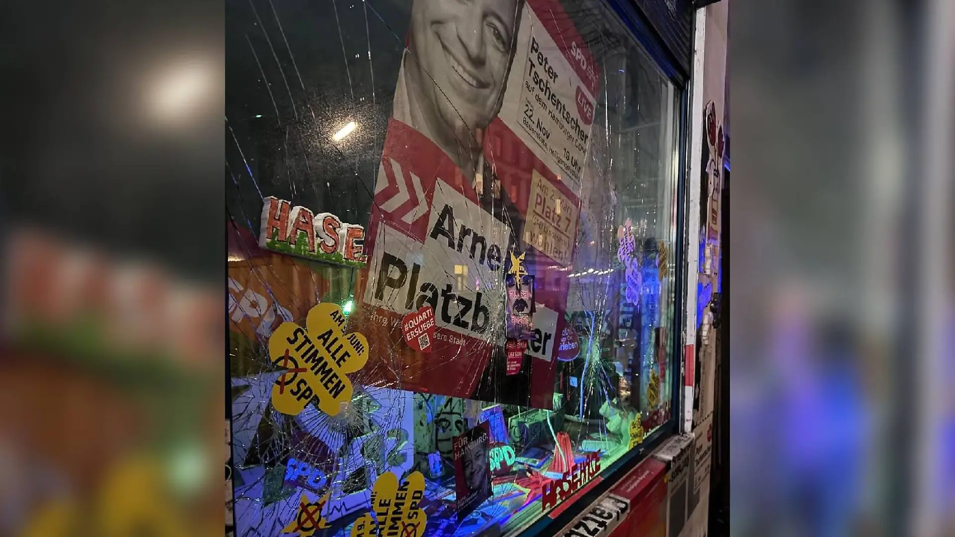 Der Abgeordnete Arne Platzbecker postet ein Foto seines zerstörten Büros auf Instagram und zeigt sich schockiert über den Angriff.
