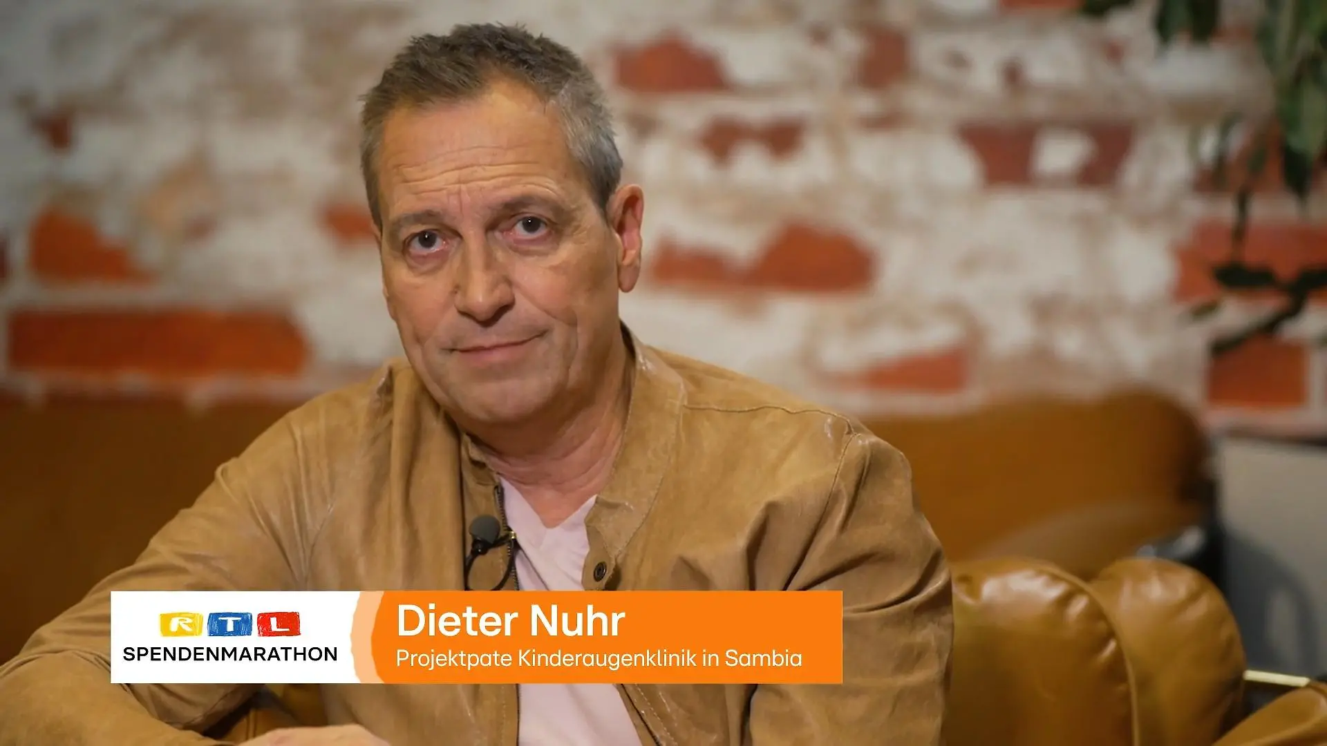 Dieter Nuhr unterstützt Kinderaugenklinik In Sambia