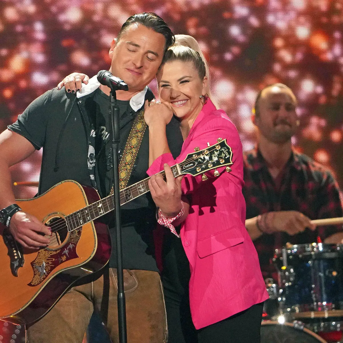 Beatrice Egli: Küsschen für Andreas Gabalier bringt Gerüchteküche zum  Brodeln