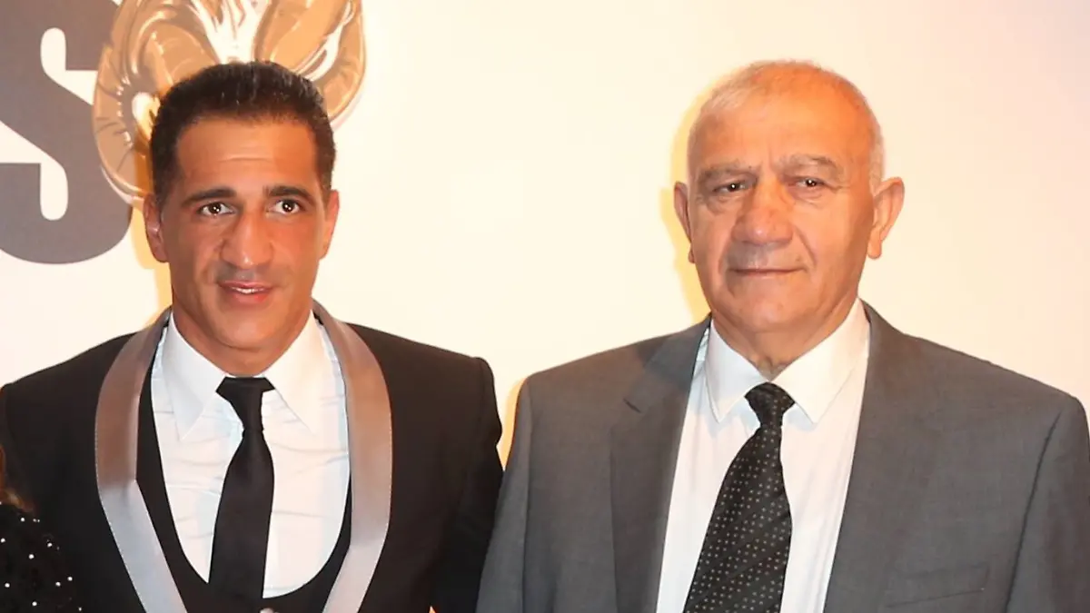 Der Vater des Boxpromoters Ismail Özen-Otto stirbt bei einem Unfall in Hamburg. Doch aus politischen Gründen kann er ihm in der Türkei nicht die letzte Ehre erweisen.