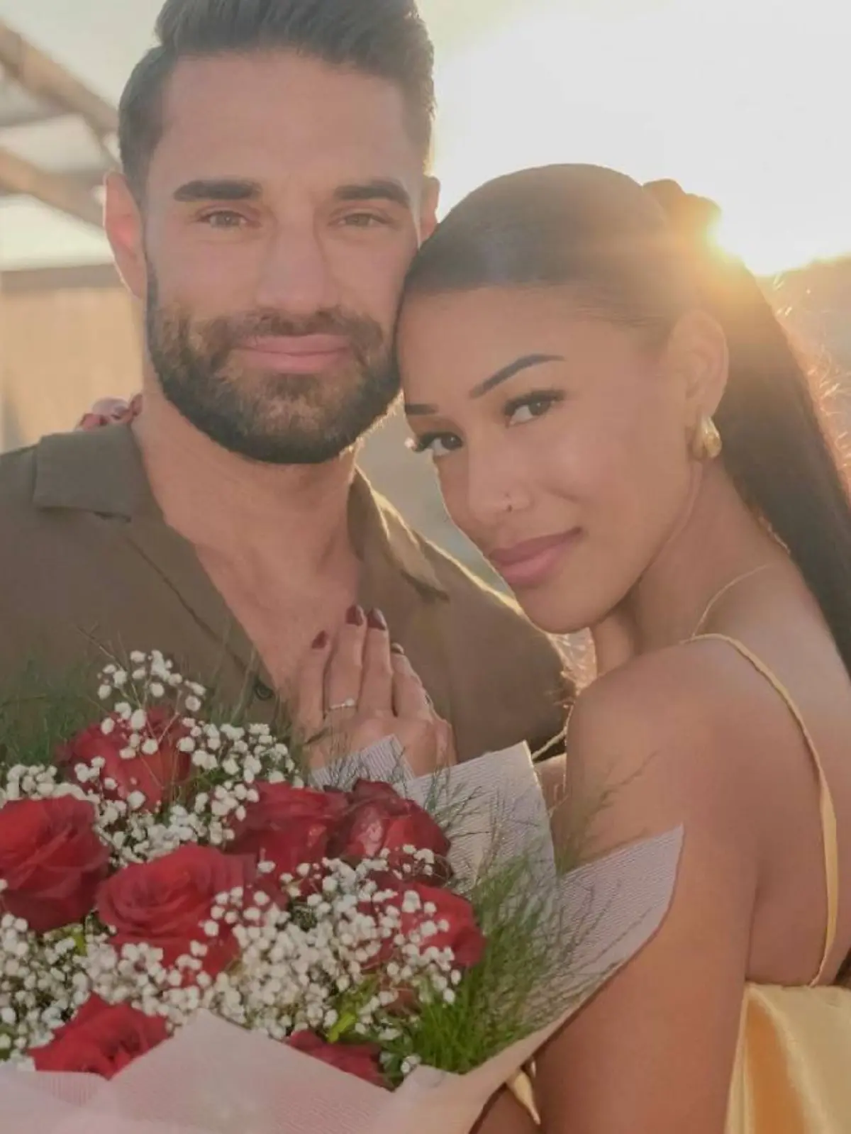 Aleks Petrovic und Vanessa Nwattu teilen Aufnahme vom Antrag.