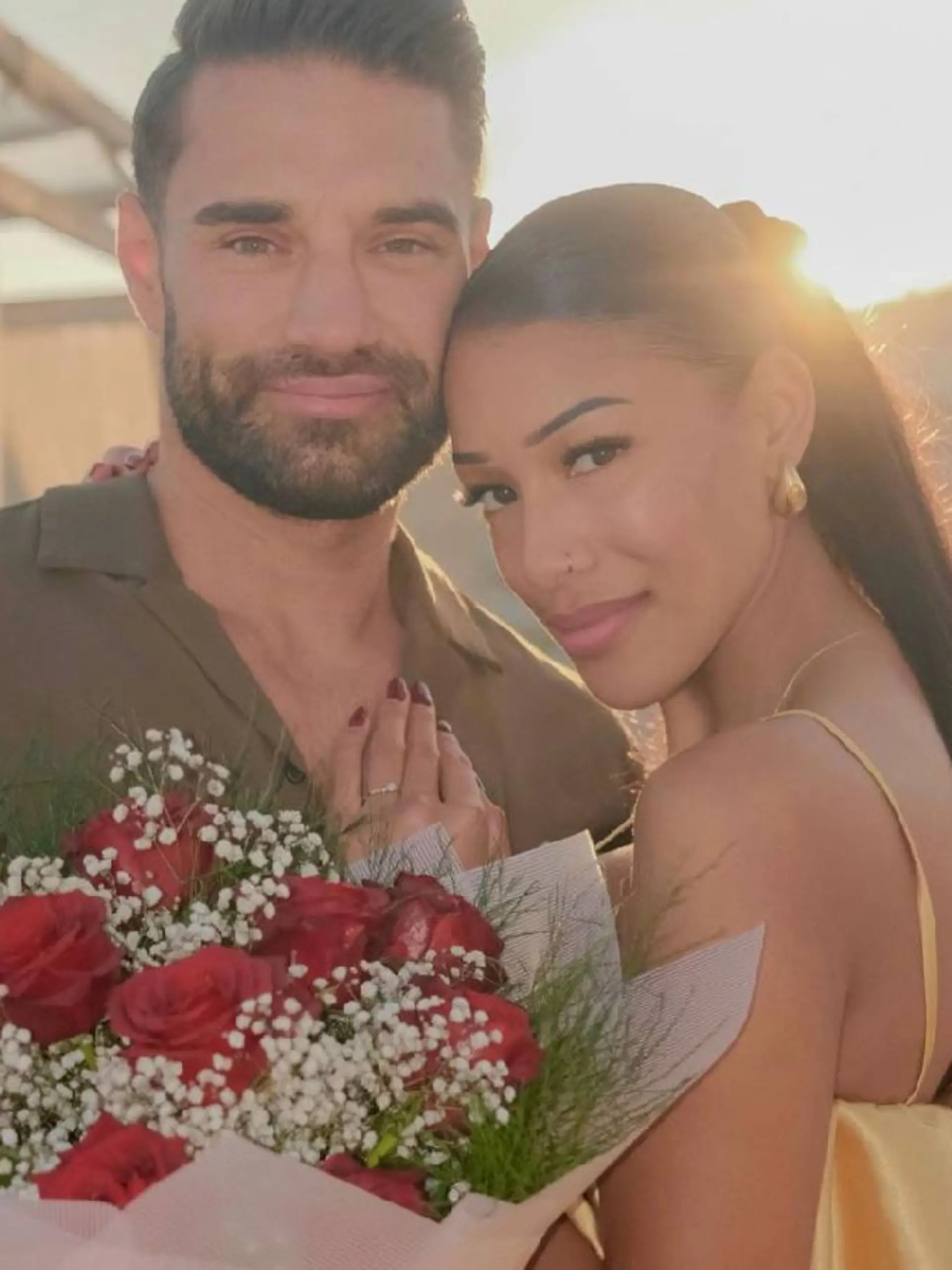 Aleks Petrovic und Vanessa Nwattu teilen Aufnahme vom Antrag.