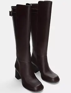 Absatzstiefel aus Leder