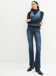 Bootcut-Jeans mit Stretch