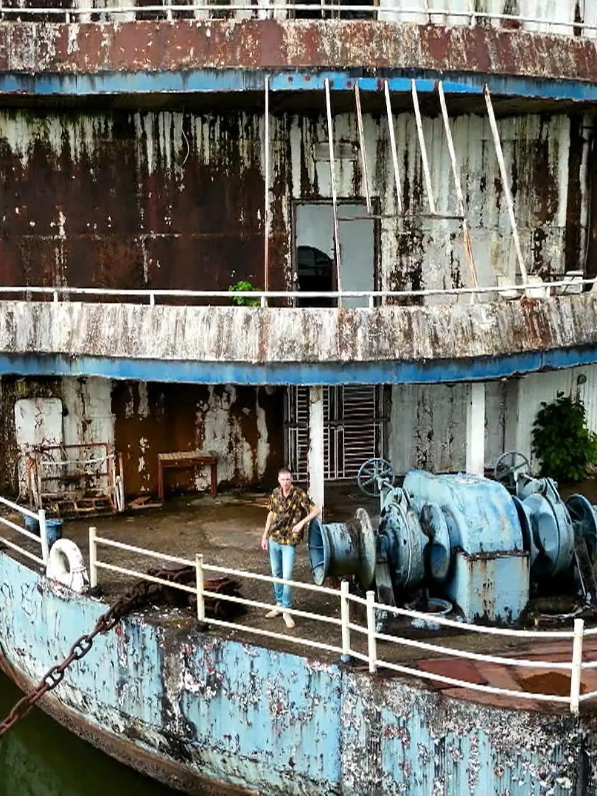 Altes Kreuzfahrtschiff auf Thai-Insel Koh Chang 