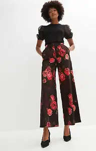 Hose mit Rosen-Muster