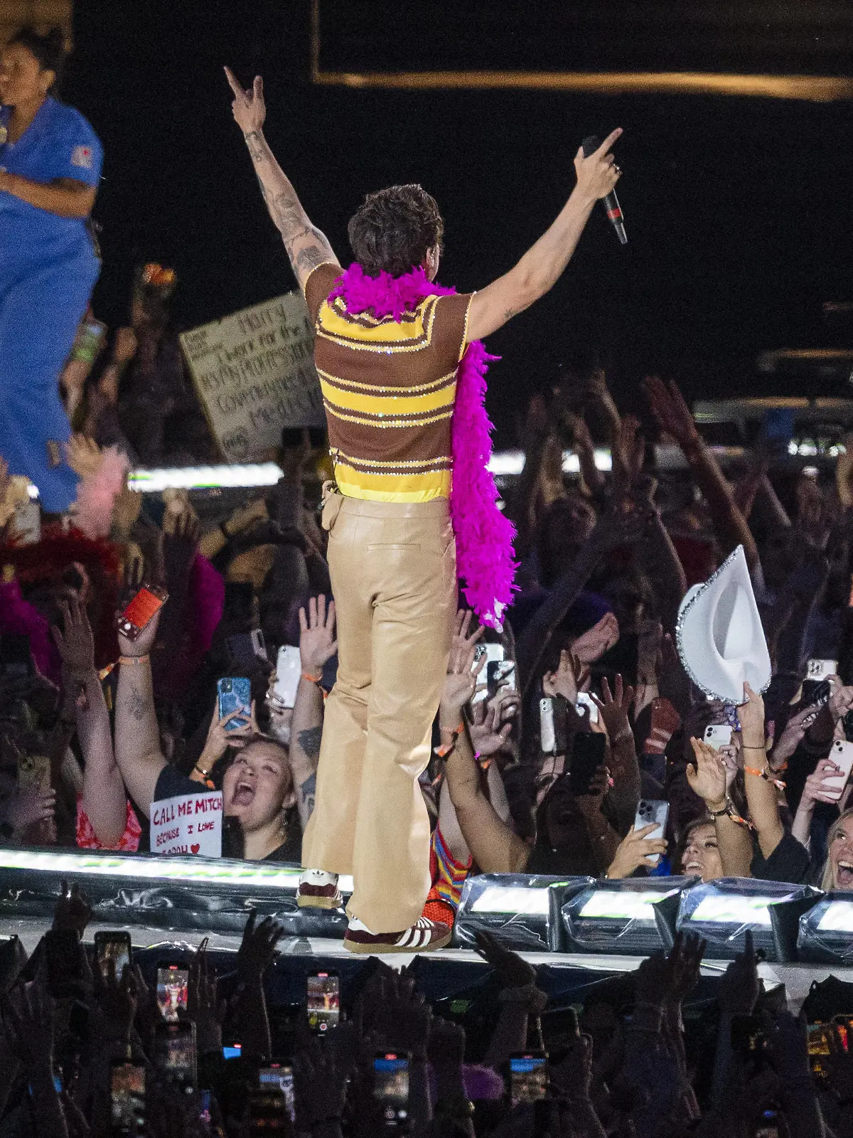 **DO NOT CREDIT IMAGES** Harry Styles performs live at Coventry Building Society Arena on the first night of his world tour Love On Tour Featuring: Harry Styles Where: Coventry, United Kingdom When: 22 May 2023 Credit: NO CREDIT PUBLICATIONxNOTxINxUKxFRA Copyright: xx 52748639