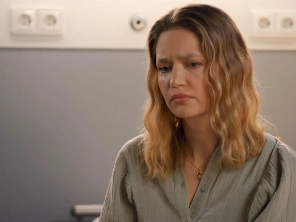 AWZ-Folge vom 28.11.24 auf RTL+: Nathalie muss mit Isabelles Absage fertigwerden