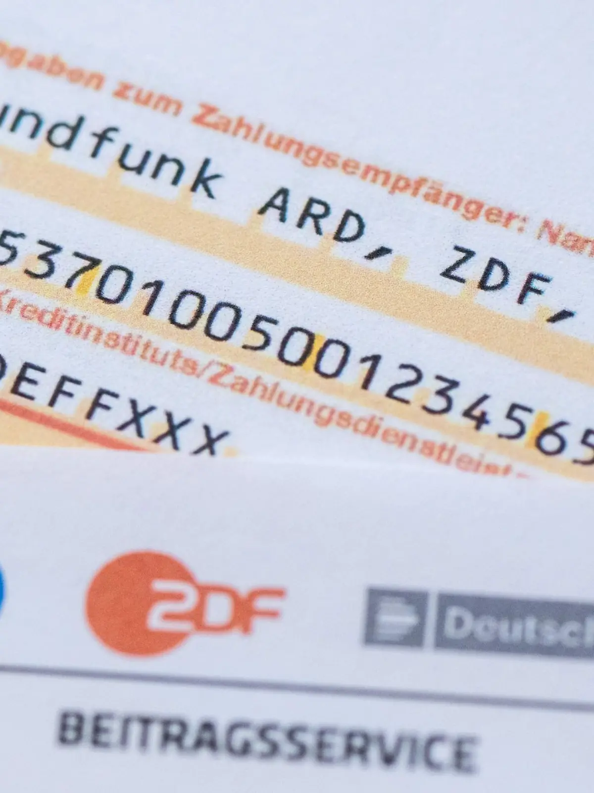 Bild zu: "ARD und ZDF ziehen für höheren Rundfunkbeitrag vor Gericht"