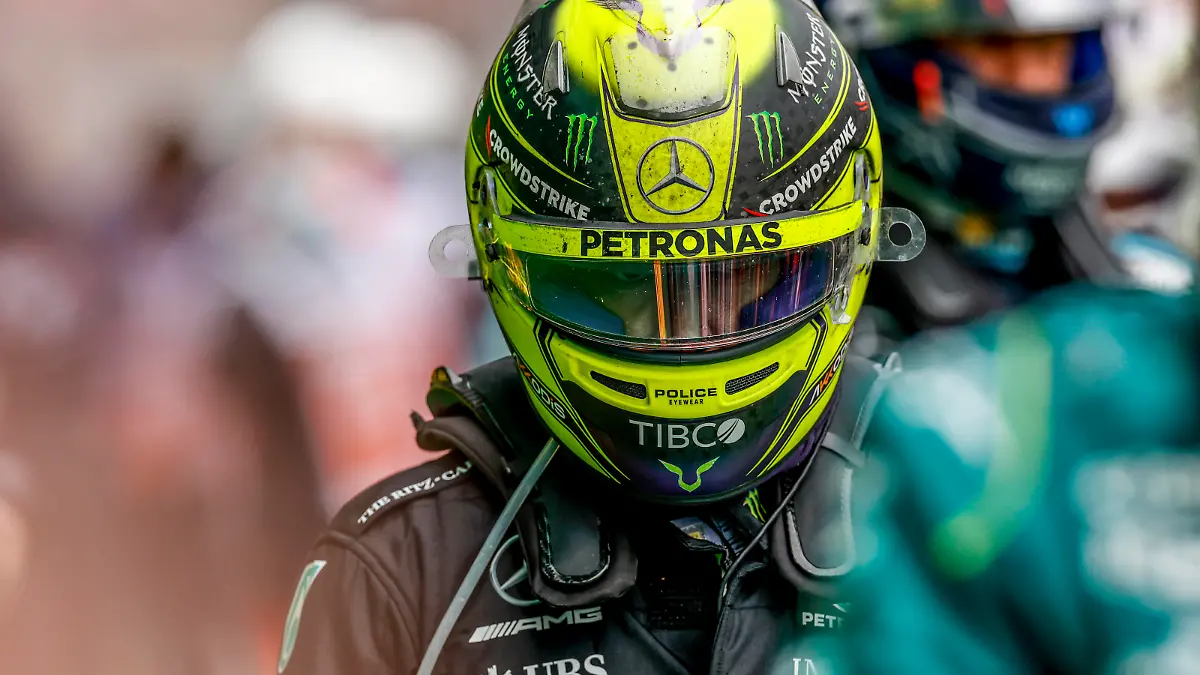  44 Lewis Hamilton GBR, Mercedes-AMG Petronas F1 Team, F1 Grand Prix of Emilia Romagna at Autodromo Enzo e Dino Ferrari on April 24, 2022 in Imola, Italy. Photo by HOCH ZWEI Imola Italy *** 44 Lewis Hamilton GBR, Mercedes AMG Petronas F1 Team , F1 Grand Prix of Emilia Romagna at Autodromo Enzo e Dino Ferrari on April 24, 2022 in Imola, Italy Photo by HOCH ZWEI Imola Italy