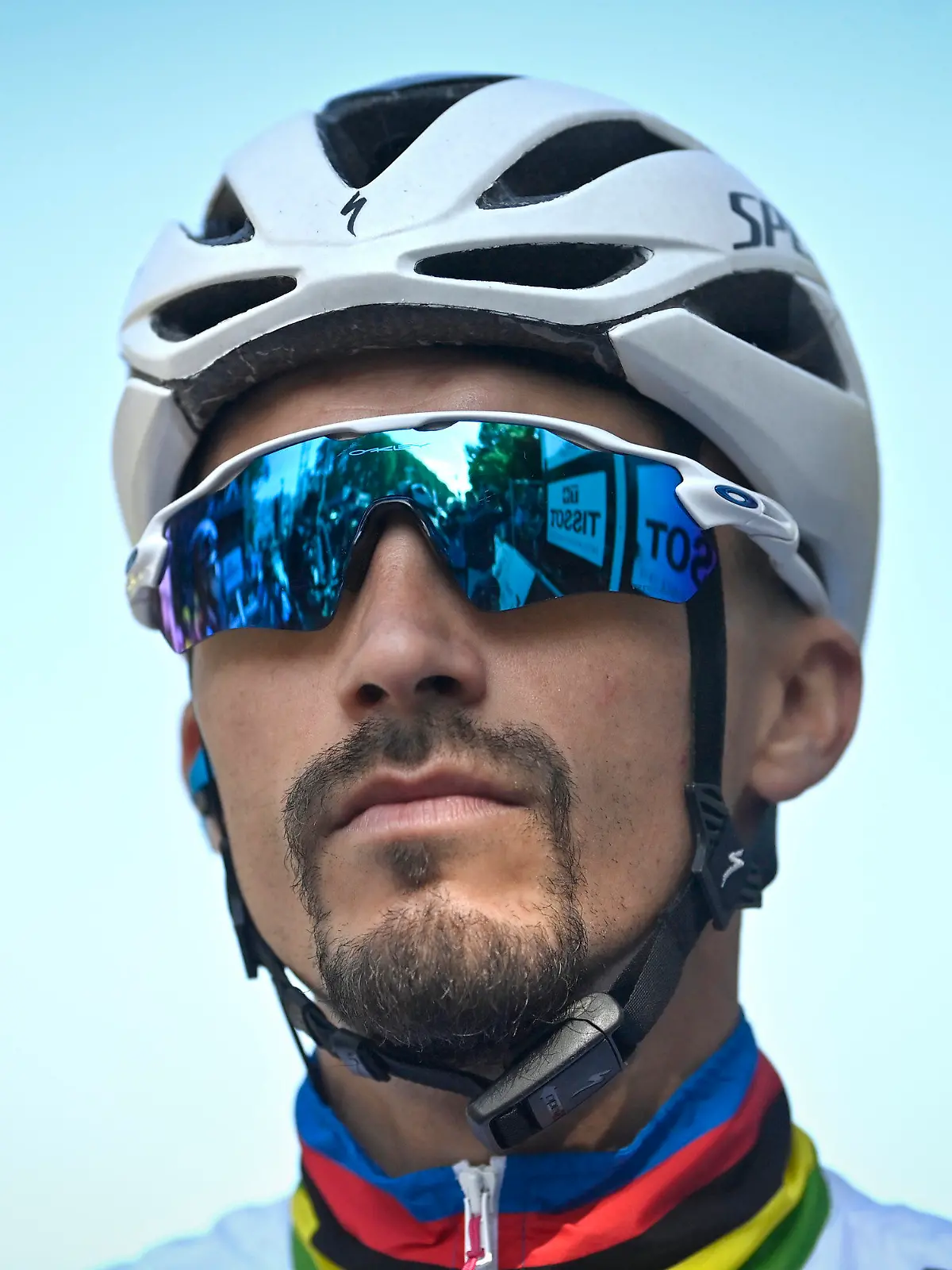 24.04.2022, Belgien, Lüttich: Radsport: UCI WorldTour - Lüttich-Bastogne-Lüttich, 257,20 km, Männer: Julian Alaphilippe aus Frankreich vom Team Quick-Step Alpha Vinyl beim Start. Der französische Rad-Weltmeister Julian Alaphilippe hat sich bei seinem Sturz beim Frühjahrsklassiker Lüttich-Bastogne-
Lüttich erheblich verletzt. (Zu dpa "Rad-Weltmeister Alaphilippe bei Sturz erheblich verletzt") Foto: Eric Lalmand/BELGA/dpa +++ dpa-Bildfunk +++