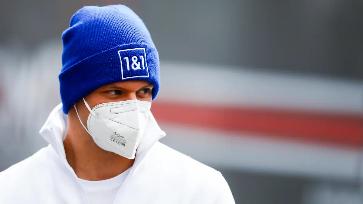 Formula 1 2022: Emilia Romagna GP AUTODROMO INTERNAZIONALE ENZO E DINO FERRARI, ITALY - APRIL 24: Mick Schumacher, Haas F1 Team arrives at track during the Emilia Romagna GP at Autodromo Internazionale Enzo e Dino Ferrari on Sunday April 24, 2022 in imola, Italy. Photo by Carl Bingham / LAT Images Images PUBLICATIONxINxGERxSUIxAUTxHUNxONLY GP2204_083132_31I2914