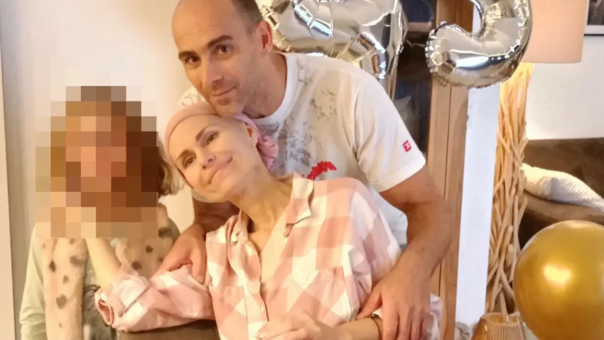 Joanna Starke mit ihrem Ehemann Uwe und der kleinen Tochter