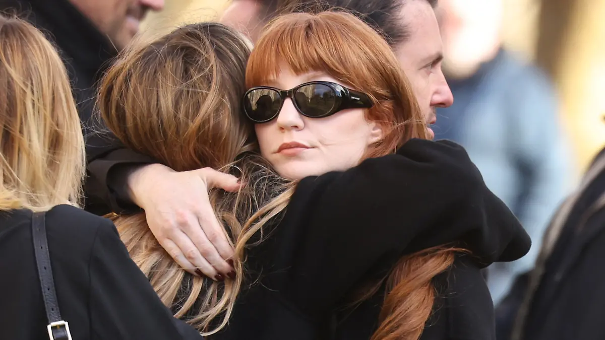 AMERSHAM, ENGLAND - NOVEMBER 20:  Nicola Roberts attends the funeral for singer Liam Payne, former member of One Direction  on November 20, 2024 in Amersham, United Kingdom. Former One Direction star Liam Payne’s private funeral in Amersham has been widely anticipated to draw celebrities and fans alike, wishing to pay their final respects. The singer died after falling from a hotel balcony in Buenos Aires on October 16. 