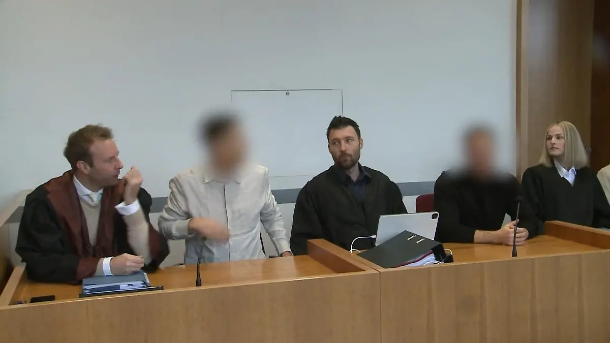 Männer wegen Fälschungen angeklagt Landgericht Bonn