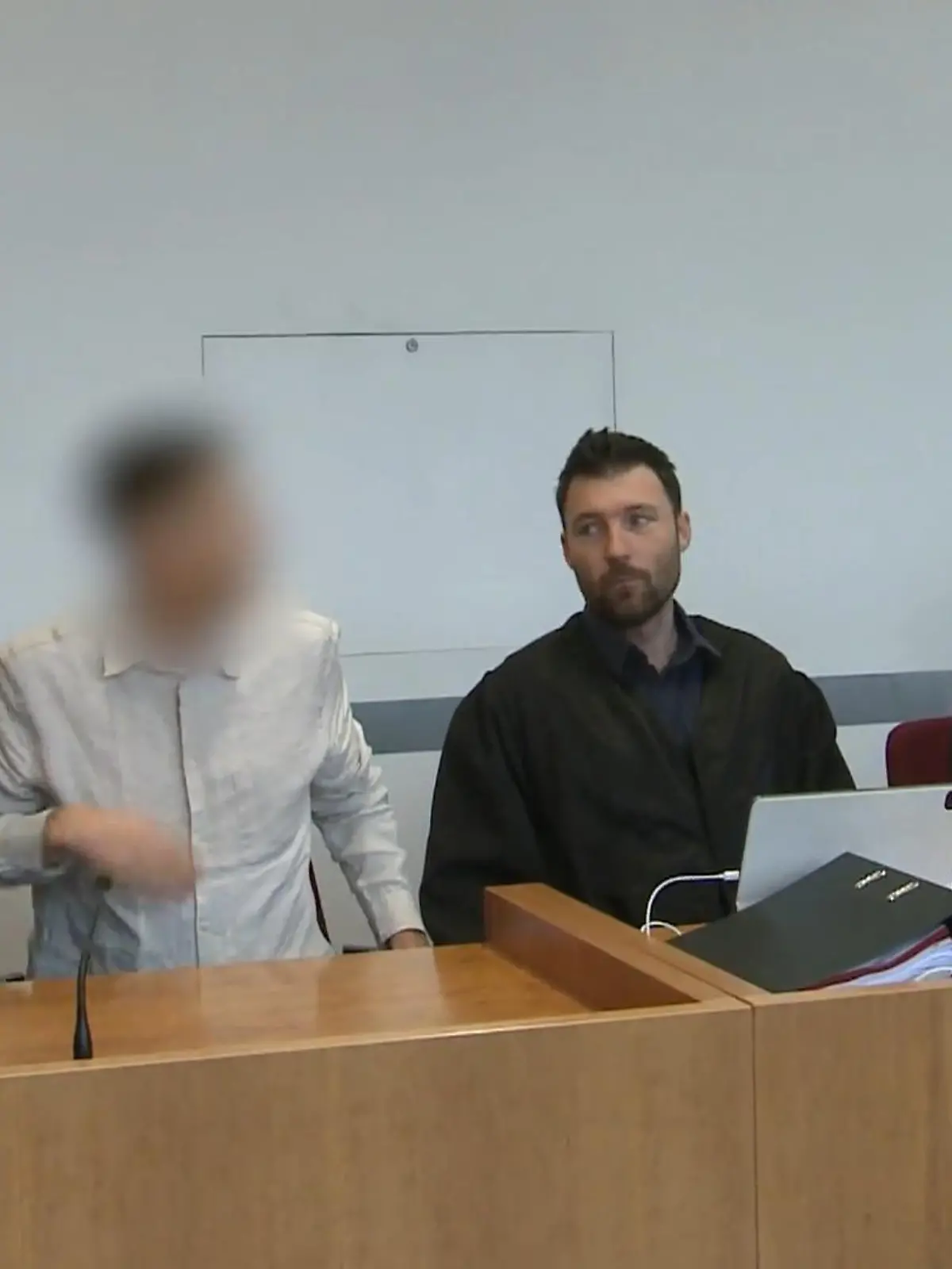 Bild zu: "Männer wegen Fälschungen angeklagt"