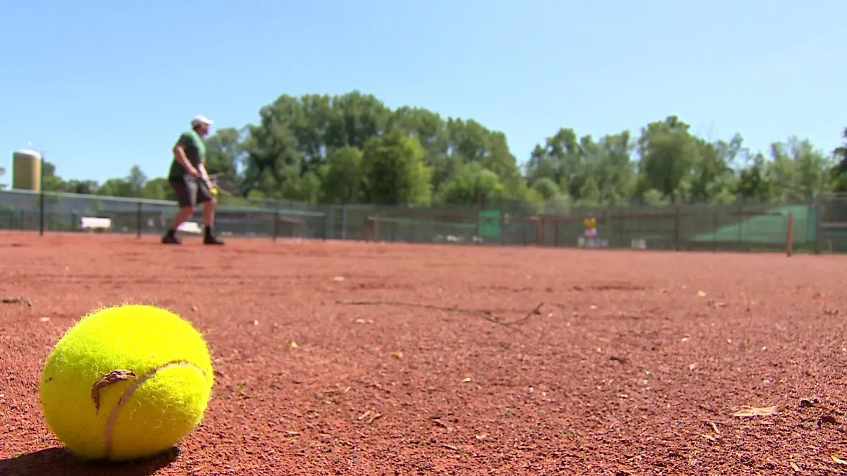 Laut Bild-Informationen soll der Jugendtrainer in einem Tennisverein aktiv gewesen sein. (Symbolbild)