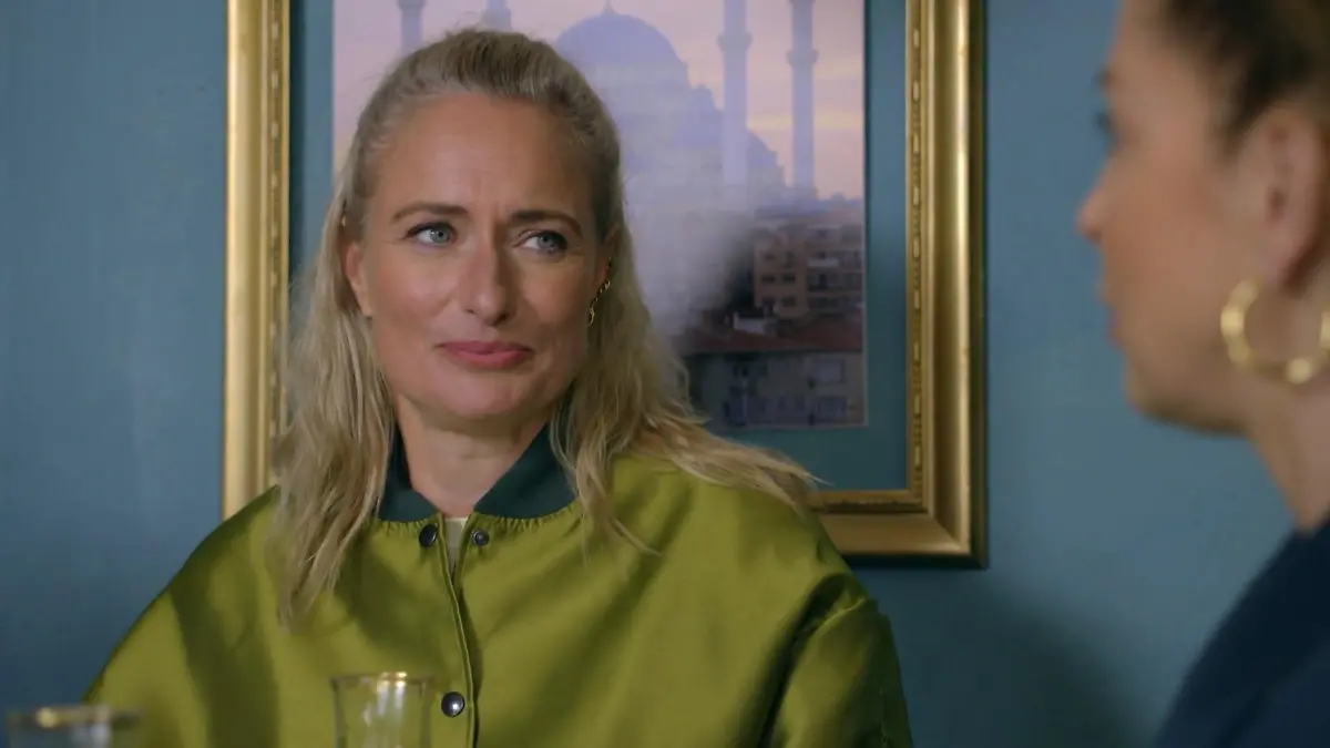 Maren berichtet Nina von ihren Plänen