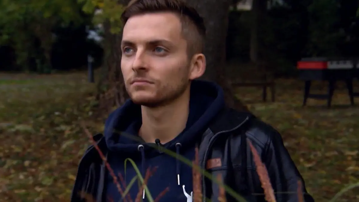Philipp Mickenbecker ist am 09. Juni 2021 mit 23 Jahren gestorben.