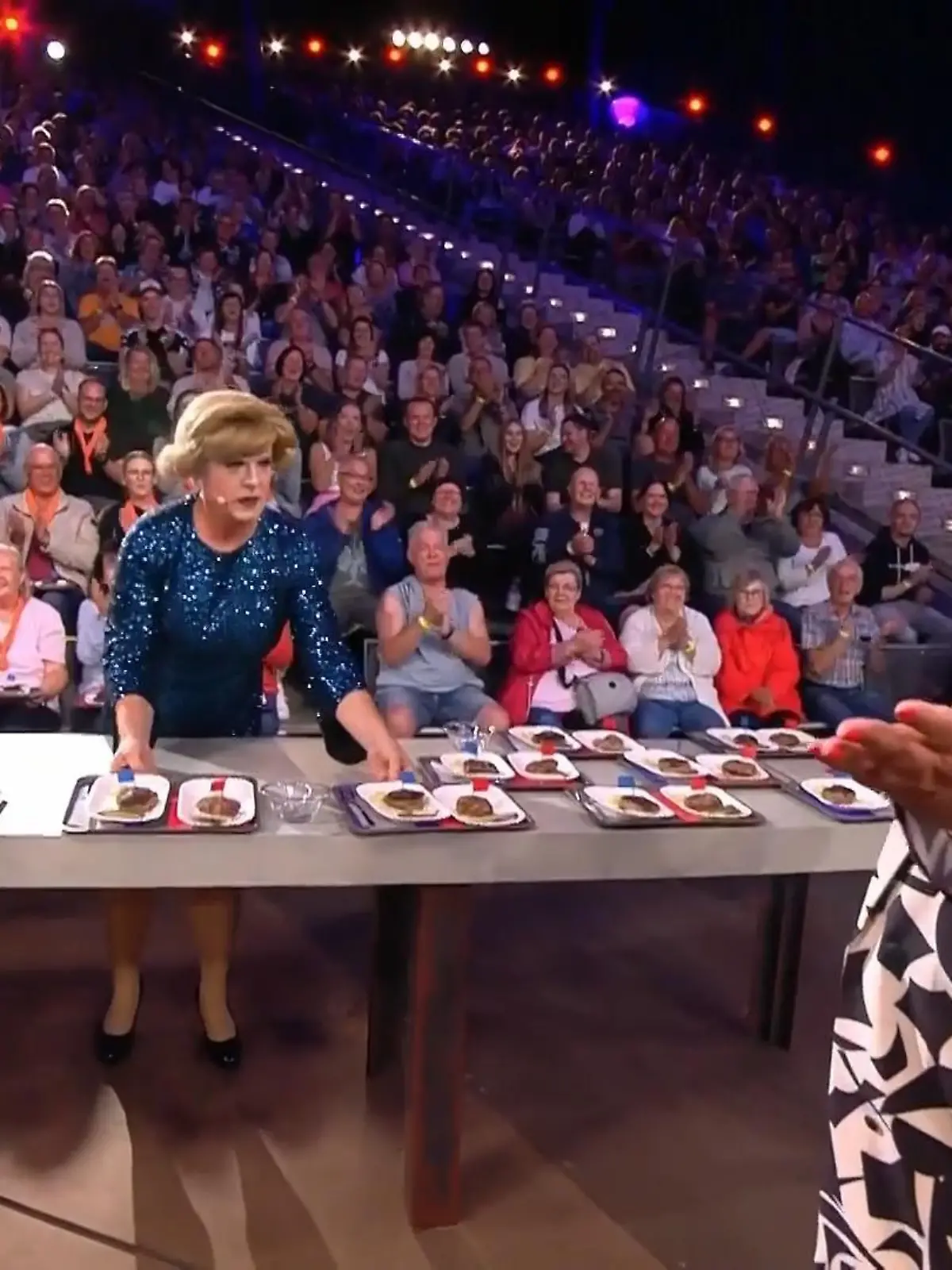 Bild zu: "Ilka Bessin gibt sich die Ehre"