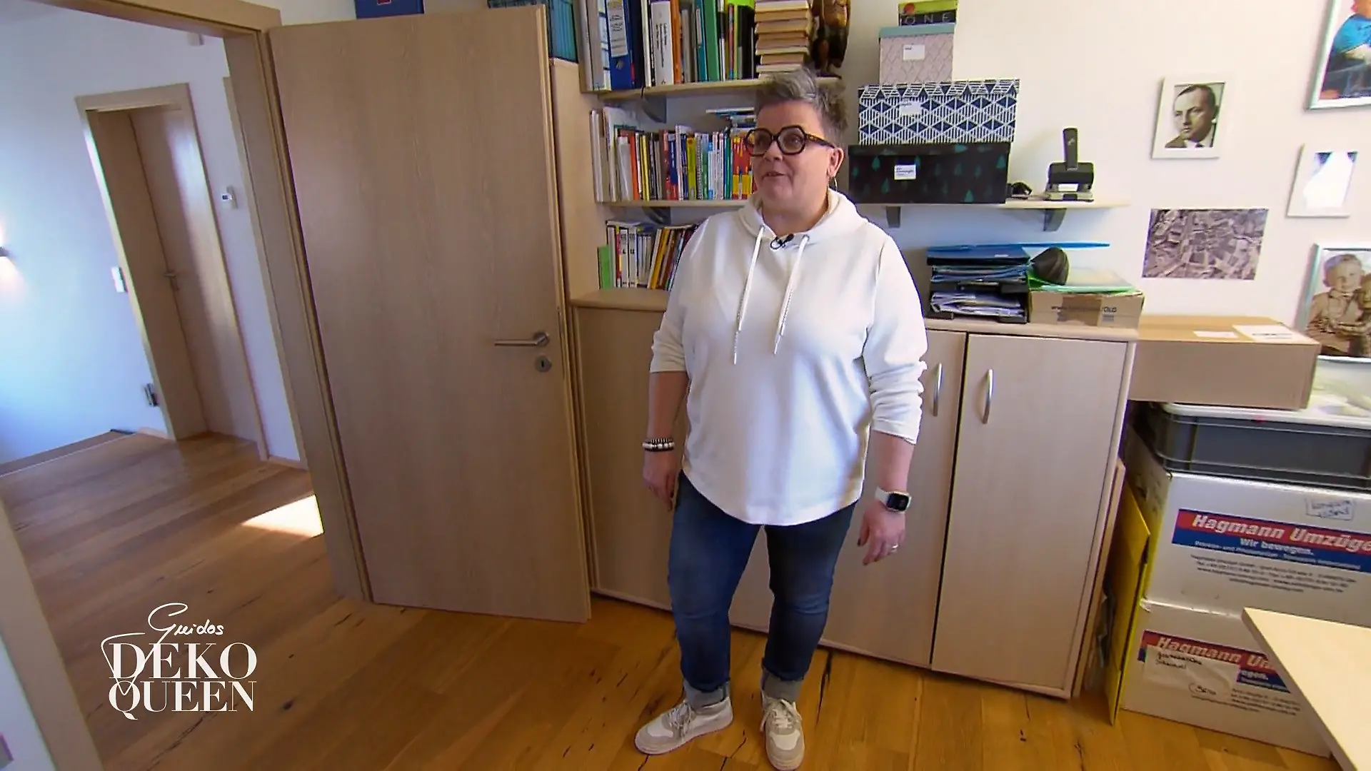 Das Büro ist sehr zusammengewürfelt Kandidatin Carolin