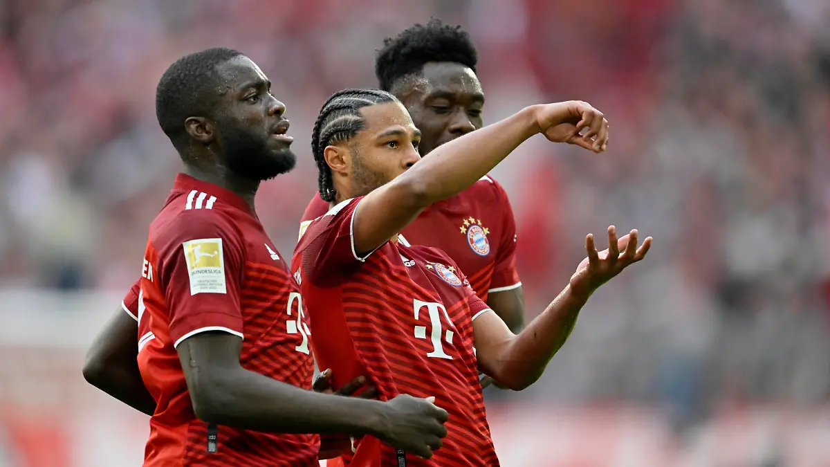 TOR zum 1:0 Serge Gnabry FC Bayern Muenchen FCB 07 Torjubel Dayot Upamecano FC Bayern Muenchen FCB 02 Alphonso Davies Bayern FC Muenchen FCB 19 FC Bayern Muenchen vs Borussia Dortmund BVB 23.04.2022 DFL REGULATIONS PROHIBIT ANY USE OF PHOTOGRAPHS AS IMAGE SEQUENCES AND/OR QUASI-VIDEO FC Bayern Muenchen vs Borussia Dortmund BVB *** GOAL to 1 0 Serge Gnabry FC Bayern Muenchen FCB 07 Goal celebration Dayot Upamecano FC Bayern Muenchen FCB 02 Alphonso Davies Bayern FC Muenchen FCB 19 FC Bayern Muenchen vs Borussia Dortmund BVB 23 04 2022 DFL REGULATES PROHIBIT ANY USE OF PHOTOGRAPHS AS IMAGE SEQUENCES AND OR QUASI VIDEO FC Bayern Muenchen vs Borussia Dortmund BVB