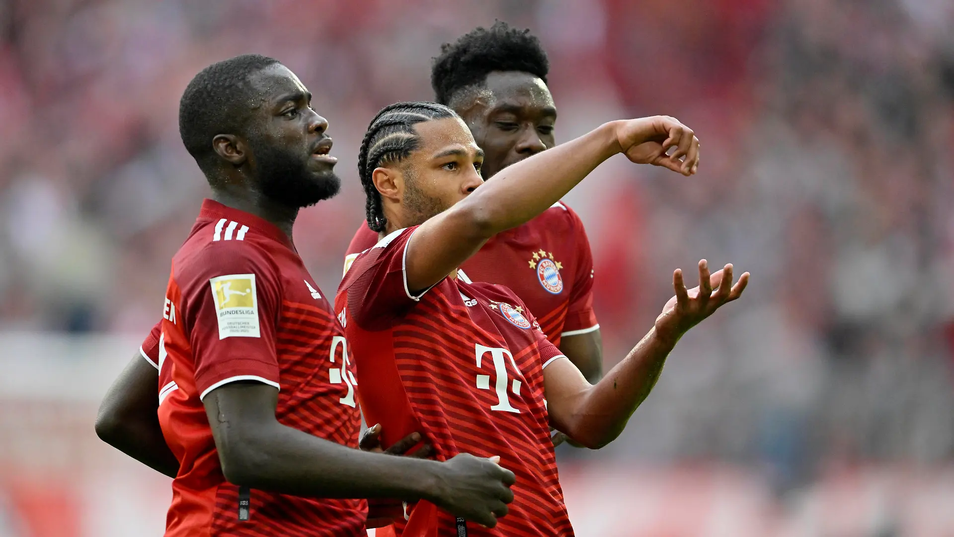 TOR zum 1:0 Serge Gnabry FC Bayern Muenchen FCB 07 Torjubel Dayot Upamecano FC Bayern Muenchen FCB 02 Alphonso Davies Bayern FC Muenchen FCB 19 FC Bayern Muenchen vs Borussia Dortmund BVB 23.04.2022 DFL REGULATIONS PROHIBIT ANY USE OF PHOTOGRAPHS AS IMAGE SEQUENCES AND/OR QUASI-VIDEO FC Bayern Muenchen vs Borussia Dortmund BVB *** GOAL to 1 0 Serge Gnabry FC Bayern Muenchen FCB 07 Goal celebration Dayot Upamecano FC Bayern Muenchen FCB 02 Alphonso Davies Bayern FC Muenchen FCB 19 FC Bayern Muenchen vs Borussia Dortmund BVB 23 04 2022 DFL REGULATES PROHIBIT ANY USE OF PHOTOGRAPHS AS IMAGE SEQUENCES AND OR QUASI VIDEO FC Bayern Muenchen vs Borussia Dortmund BVB