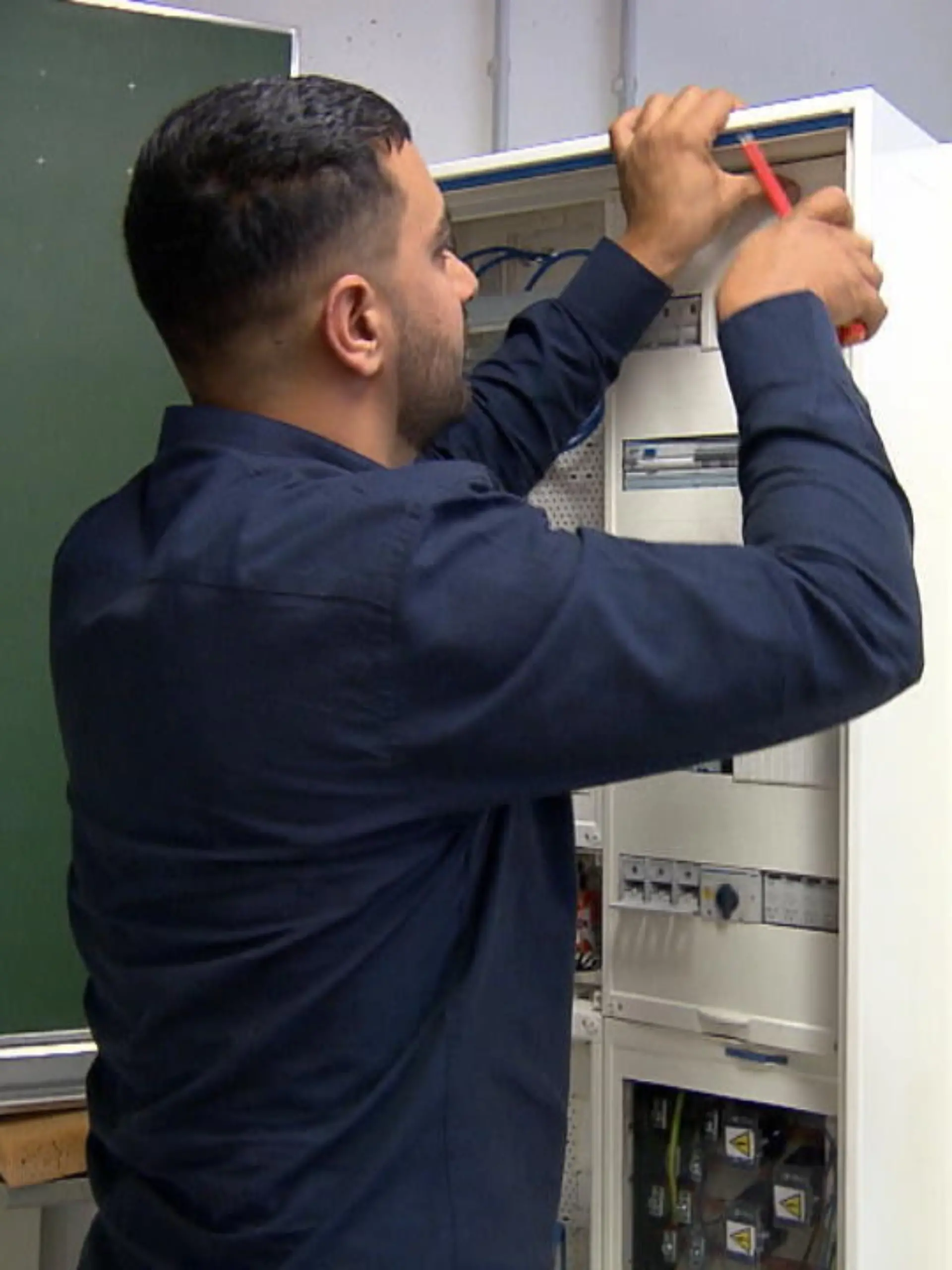 Bild zu: "Ausländische Handwerker sollen helfen"