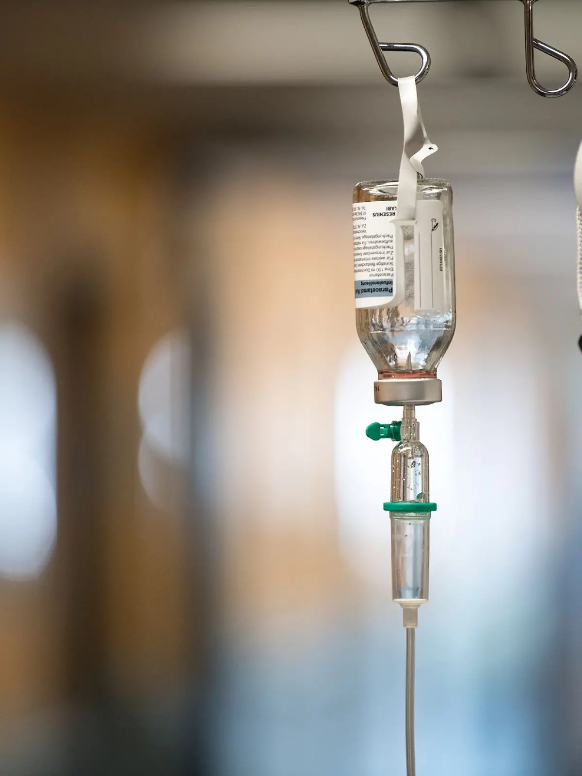 Bild zu: "Besucher sticht Krankenschwester in Notaufnahme nieder"